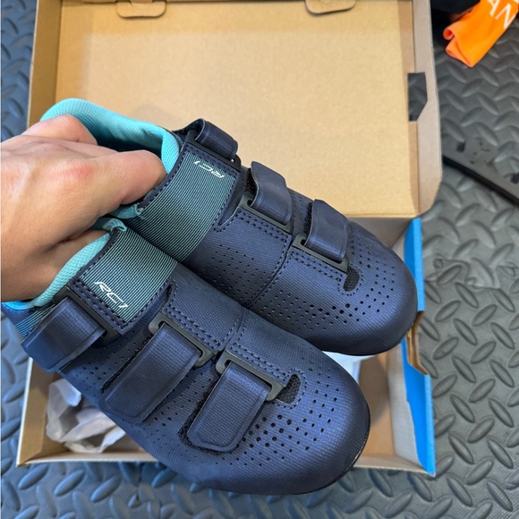 Shimano Blue Cycling Shoes - Picture 3 of 5